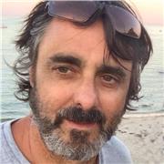 Profesor de Historia apto para todos los niveles. Majadahonda. Diplomado en Magisterio, licenciado en Historia. Editor.